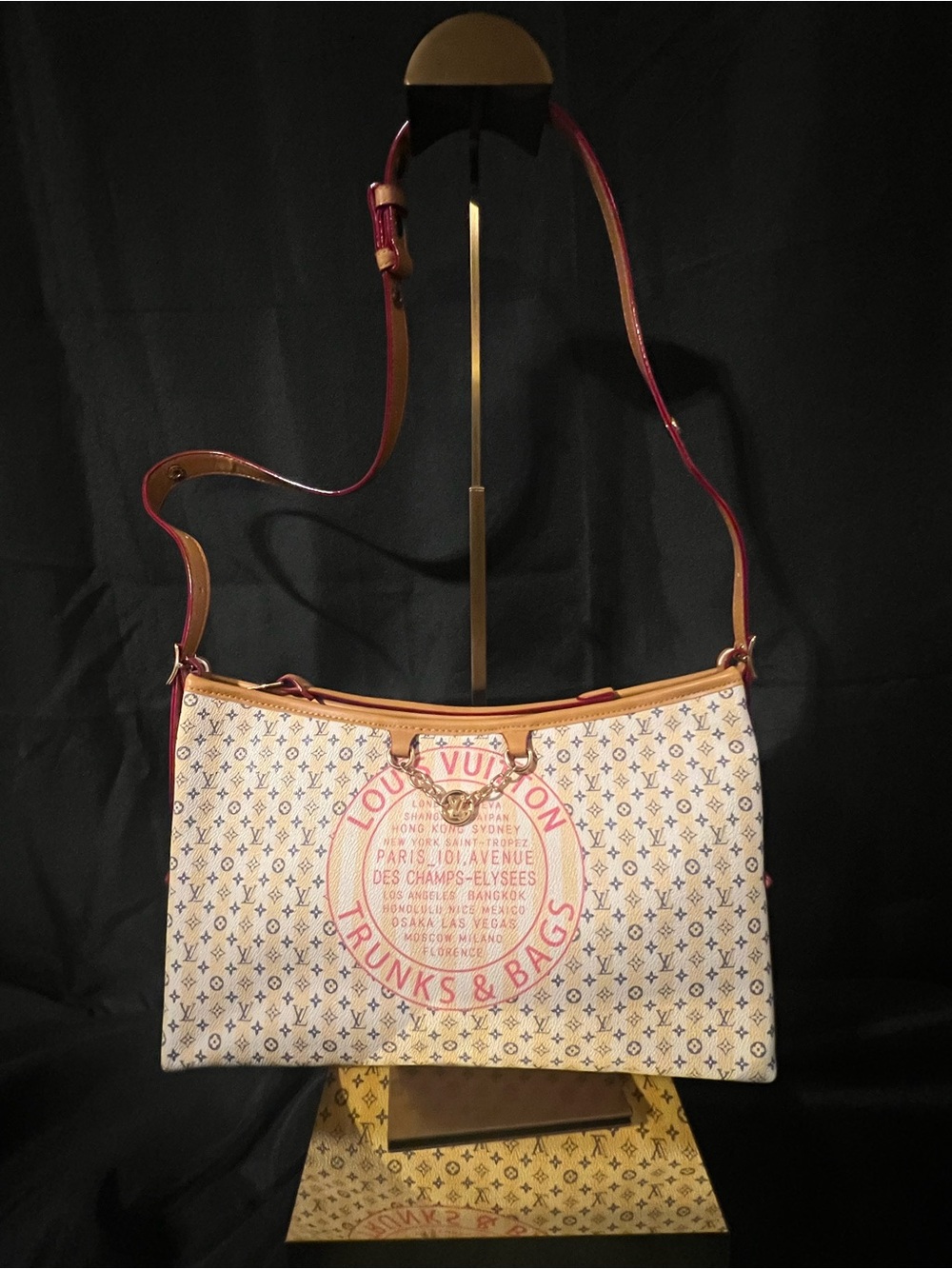 Louis Vuitton Carryall East-West BananaToned Monogram w/ Pink Trunk & Bags Stamp - Picture 12 of 16